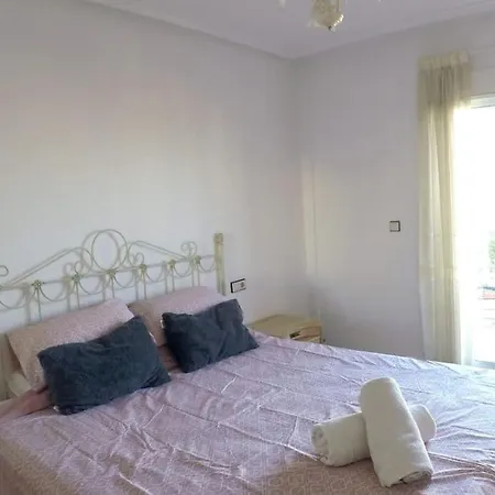 Holiday home Beautifully Presented 5 Bedroom With Wifi