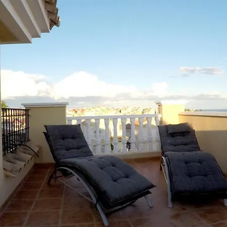 Holiday home Beautifully Presented 5 Bedroom With Wifi *
